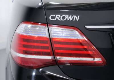 2012 TOYOTA CROWN 3.5L HYBRID 5 SEATER