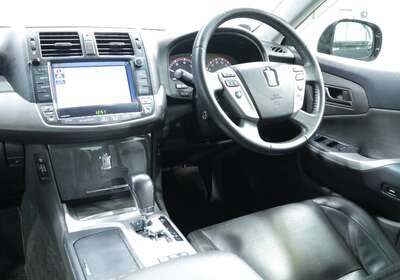 2012 TOYOTA CROWN 3.5L HYBRID 5 SEATER