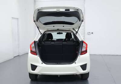 2014 HONDA FIT 1.5L HYBRID 5 SEATER