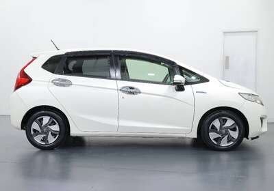 2014 HONDA FIT 1.5L HYBRID 5 SEATER