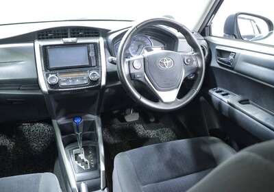 2014 TOYOTA COROLLA FIELDER 1.5L HYBRID 5 SEATER