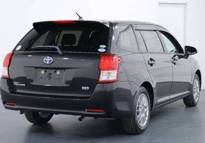 2014 TOYOTA COROLLA FIELDER 1.5L HYBRID 5 SEATER