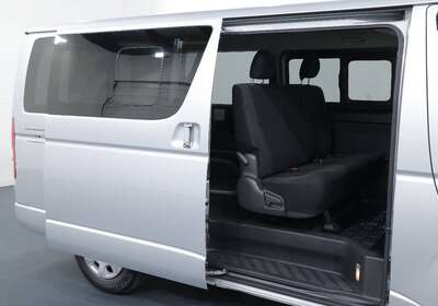 2015 TOYOTA HIACE REGIUS ACE 5 SEATER