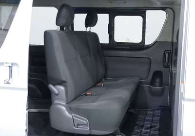 2015 TOYOTA HIACE REGIUS ACE 5 SEATER