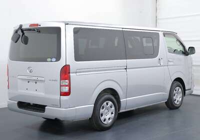 2015 TOYOTA HIACE REGIUS ACE 5 SEATER