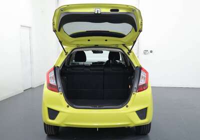 2016 HONDA FIT 1.5L HYBRID 5 SEATER