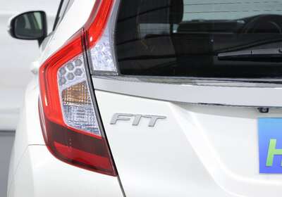 2014 HONDA FIT 1.5L HYBRID 5 SEATER