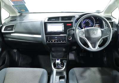 2014 HONDA FIT 1.5L HYBRID 5 SEATER