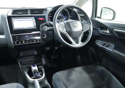 2014 HONDA FIT 1.5L HYBRID 5 SEATER