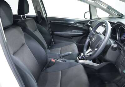 2014 HONDA FIT 1.5L HYBRID 5 SEATER