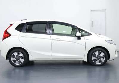 2014 HONDA FIT 1.5L HYBRID 5 SEATER