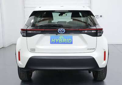 2022 TOYOTA YARIS CROSS GX HYBRID (AWD)