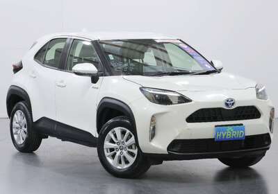 2022 TOYOTA YARIS CROSS GX HYBRID (AWD)