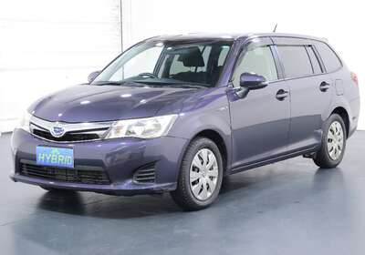 2013 TOYOTA COROLLA FIELDER 1.5L HYBRID 5 SEATER