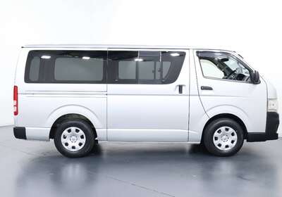 2013 TOYOTA HIACE 3.0L DIESEL 2WD 