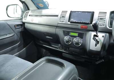 2013 TOYOTA HIACE 3.0L DIESEL 2WD 