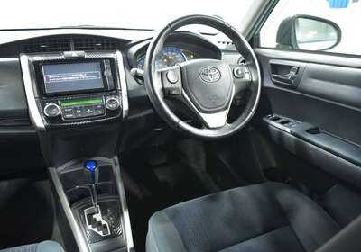 2013 TOYOTA COROLLA FIELDER 1.5L HYBRID 5 SEATER