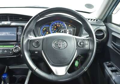 2013 TOYOTA COROLLA FIELDER 1.5L HYBRID 5 SEATER