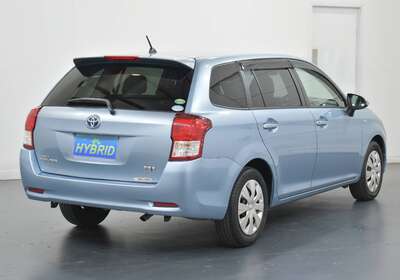 2013 TOYOTA COROLLA FIELDER 1.5L HYBRID 5 SEATER