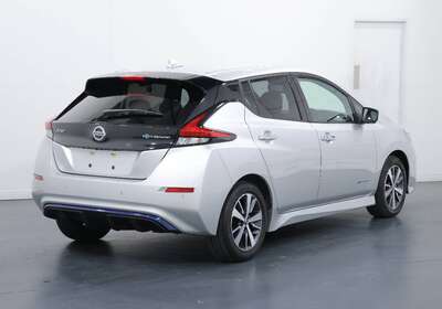 2020 NISSAN LEAF 100% ELECTRIC 5 SEATER