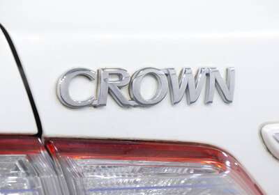 2011 TOYOTA CROWN 3.5L HYBRID 5 SEATER