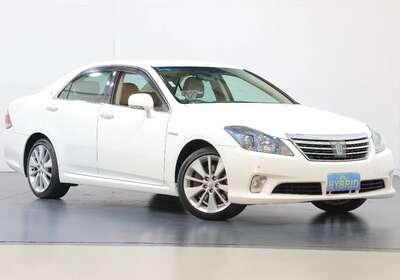 2011 TOYOTA CROWN 3.5L HYBRID 5 SEATER