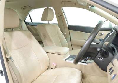 2011 TOYOTA CROWN 3.5L HYBRID 5 SEATER