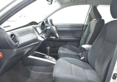 2014 TOYOTA COROLLA FIELDER 1.5L HYBRID 5 SEATER