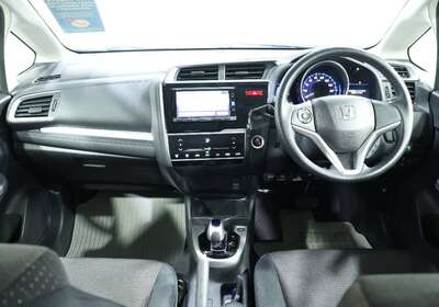 2015 HONDA FIT 1.5L HYBRID 5 SEATER