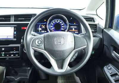 2015 HONDA FIT 1.5L HYBRID 5 SEATER