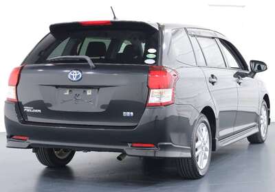 2013 TOYOTA COROLLA FIELDER 1.5L HYBRID 5 SEATER