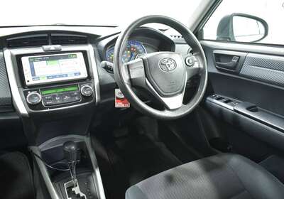 2014 TOYOTA COROLLA FIELDER 1.5L HYBRID 5 SEATER