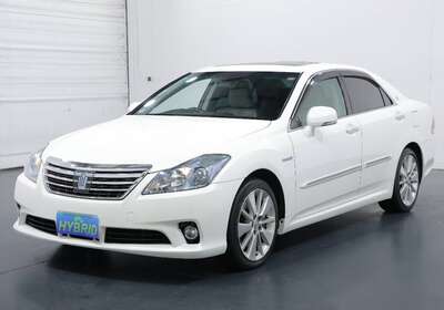 2011 TOYOTA CROWN 3.5L HYBRID 5 SEATER