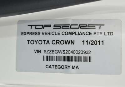 2011 TOYOTA CROWN 3.5L HYBRID 5 SEATER