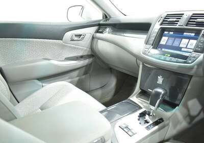 2011 TOYOTA CROWN 3.5L HYBRID 5 SEATER