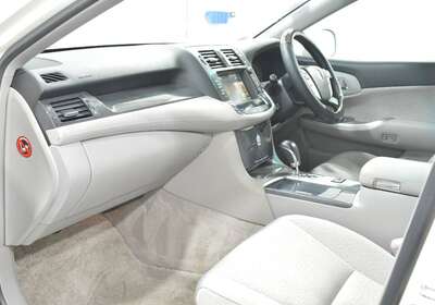 2011 TOYOTA CROWN 3.5L HYBRID 5 SEATER