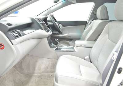 2011 TOYOTA CROWN 3.5L HYBRID 5 SEATER