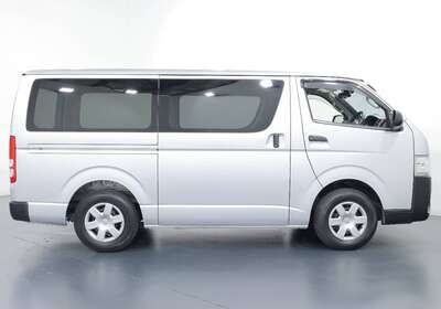 2020 TOYOTA HIACE 3.0L DIESEL 2WD 