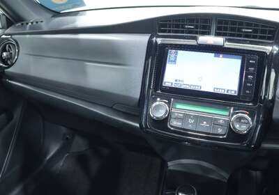 2015 TOYOTA COROLLA FIELDER 1.5L HYBRID 5 SEATER