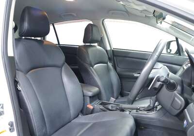 2014 SUBARU XV HYBRID 5 SEATER