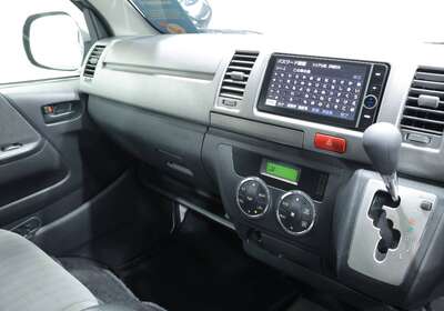 2013 TOYOTA HIACE 3.0L DIESEL 2WD 