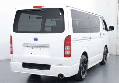 2013 TOYOTA HIACE 3.0L DIESEL 2WD 