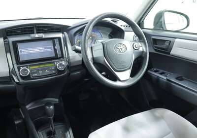 2013 TOYOTA COROLLA AXIO 1.5L HYBRID 5 SEATER