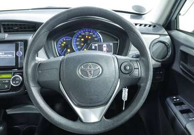 2013 TOYOTA COROLLA AXIO 1.5L HYBRID 5 SEATER