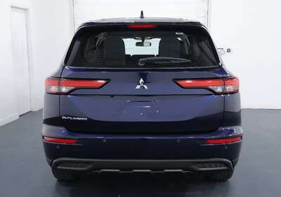 2023 MITSUBISHI OUTLANDER ES AWD