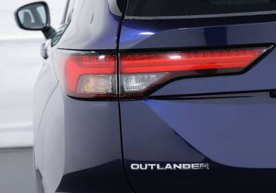 2023 MITSUBISHI OUTLANDER ES AWD