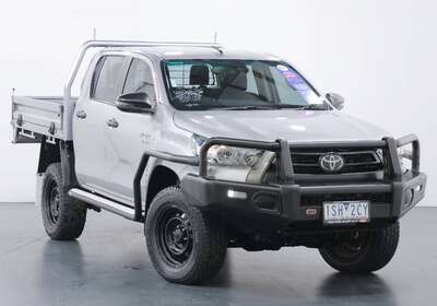 2020 TOYOTA HILUX SR (4X4)