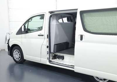 2019 TOYOTA HIACE LWB