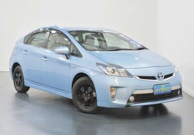 2013 TOYOTA PRIUS PLUG-IN HYBRID 5 SEATER