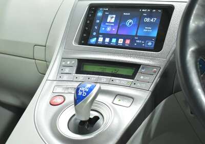 2013 TOYOTA PRIUS PLUG-IN HYBRID 5 SEATER